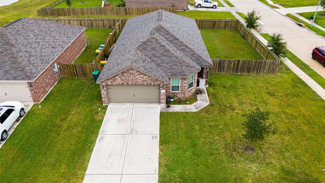 9915 Garnet Grove Drive, Rosharon, TX 77583