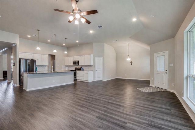 212 Road 6613, Dayton, TX 77535