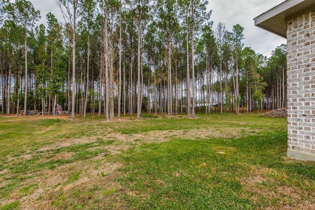 212 Road 6613, Dayton, TX 77535