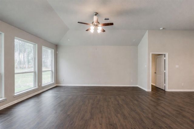 212 Road 6613, Dayton, TX 77535