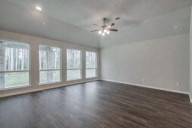 212 Road 6613, Dayton, TX 77535