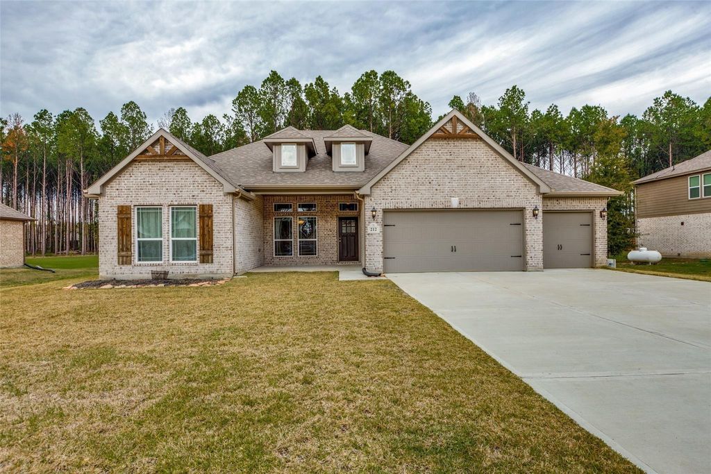 212 Road 6613, Dayton, TX 77535