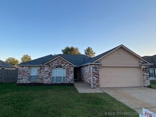 10912 E 119th Street North, Collinsville, OK 74021