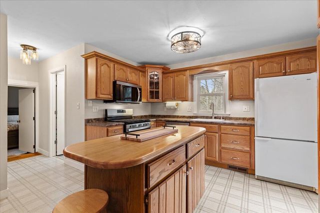 3973 Oak AVENUE, West Bend, WI 53095