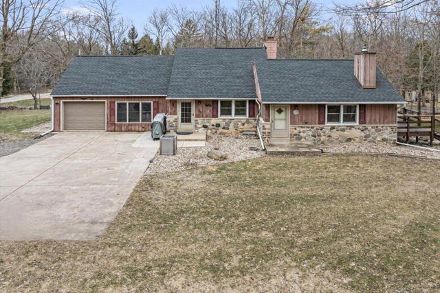 3973 Oak AVENUE, West Bend, WI 53095