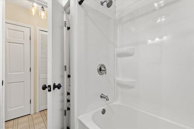 3973 Oak AVENUE, West Bend, WI 53095