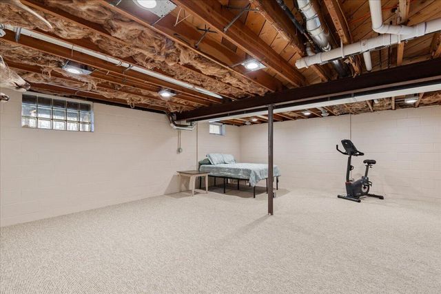 3973 Oak AVENUE, West Bend, WI 53095