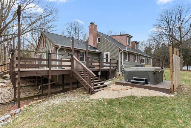 3973 Oak AVENUE, West Bend, WI 53095