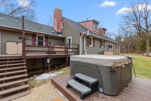 3973 Oak AVENUE, West Bend, WI 53095