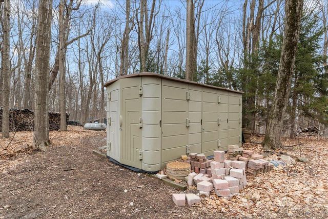 3973 Oak AVENUE, West Bend, WI 53095