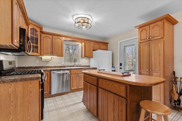 3973 Oak AVENUE, West Bend, WI 53095