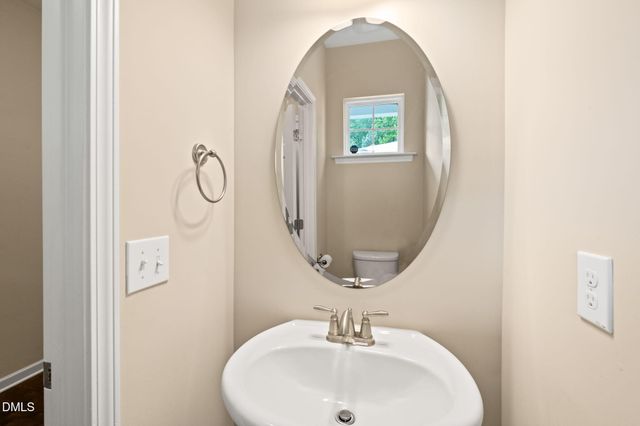 1004 Renewal Place, Raleigh, NC 27603