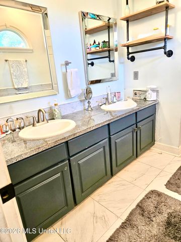 6165 Kay Brook Drive, Byram, MS 39272