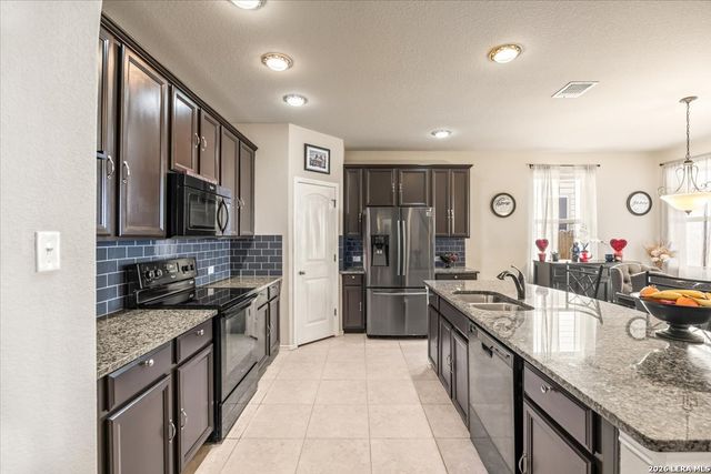 7636 Brigadier Pass, Converse, TX 78109