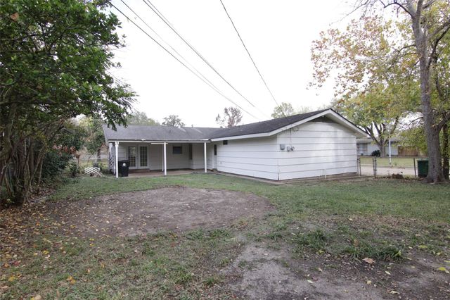 6915 Edgemoor Drive, Houston, TX 77074