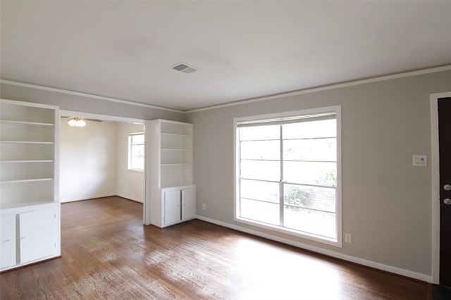 6915 Edgemoor Drive, Houston, TX 77074