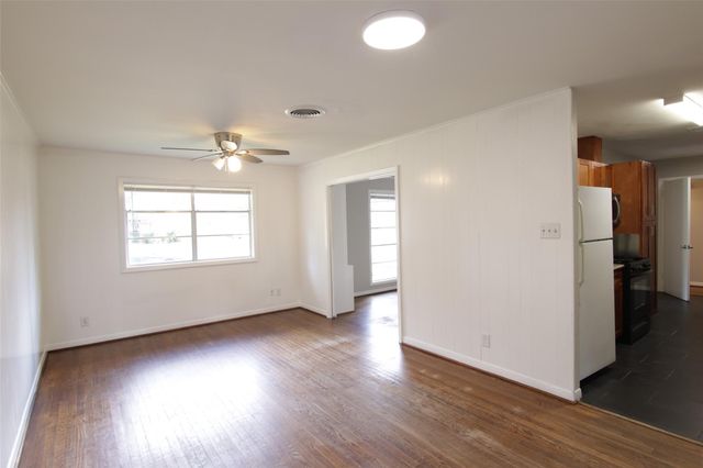 6915 Edgemoor Drive, Houston, TX 77074