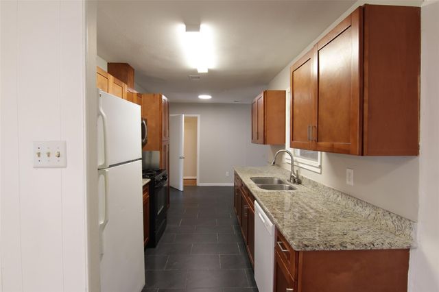 6915 Edgemoor Drive, Houston, TX 77074