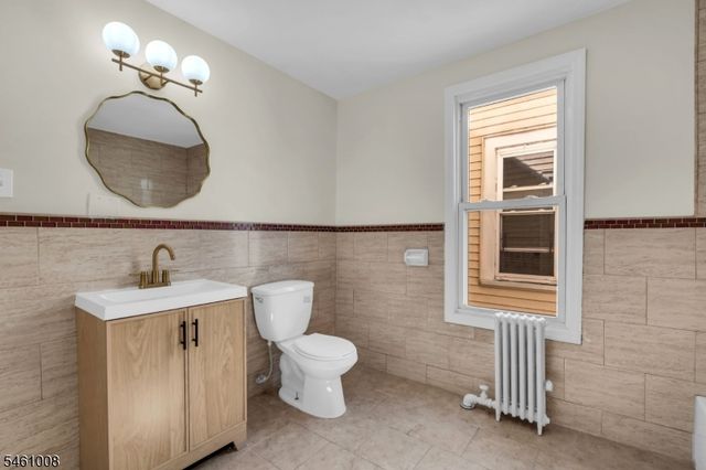263 Sanford St, East Orange City, NJ 07018