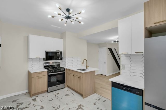 263 Sanford St, East Orange City, NJ 07018