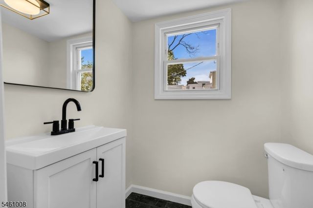 263 Sanford St, East Orange City, NJ 07018
