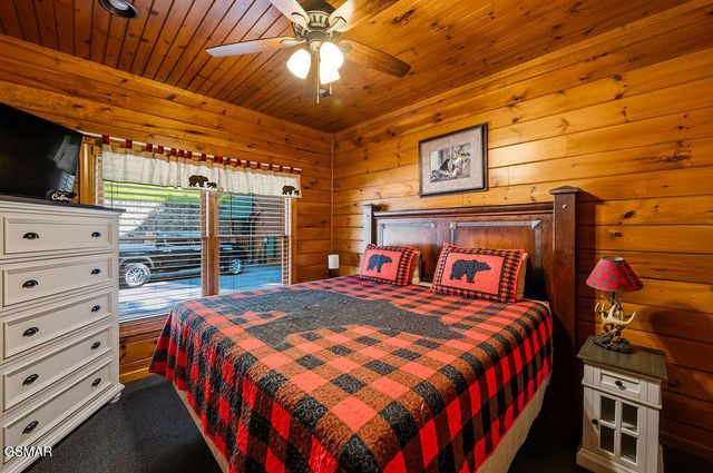 807 Great Smoky Way, Gatlinburg, TN 37738