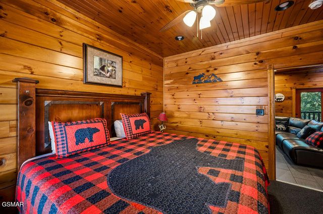 807 Great Smoky Way, Gatlinburg, TN 37738