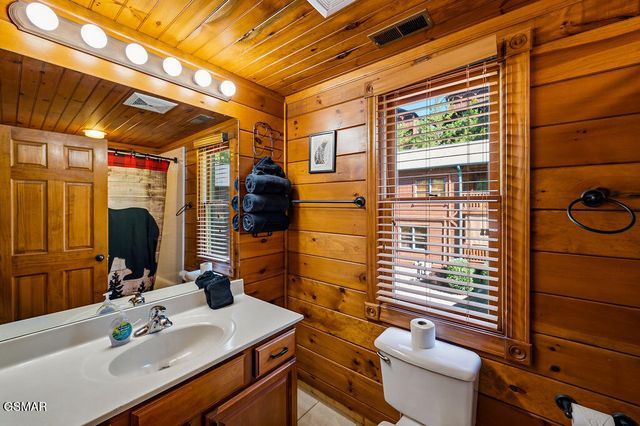 807 Great Smoky Way, Gatlinburg, TN 37738