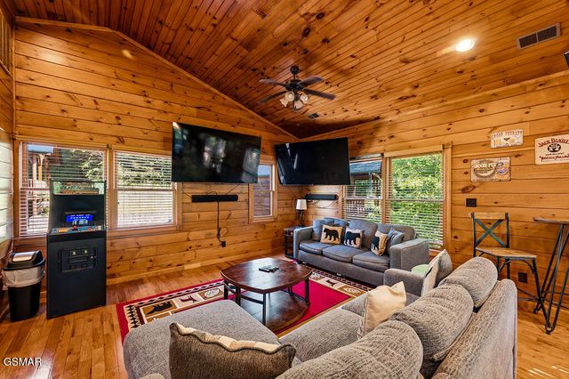 807 Great Smoky Way, Gatlinburg, TN 37738