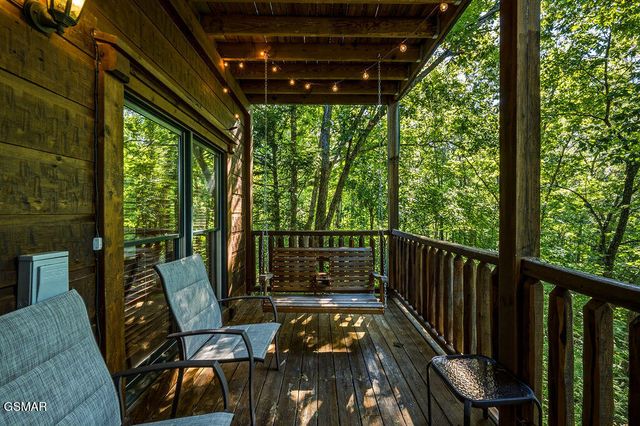 807 Great Smoky Way, Gatlinburg, TN 37738