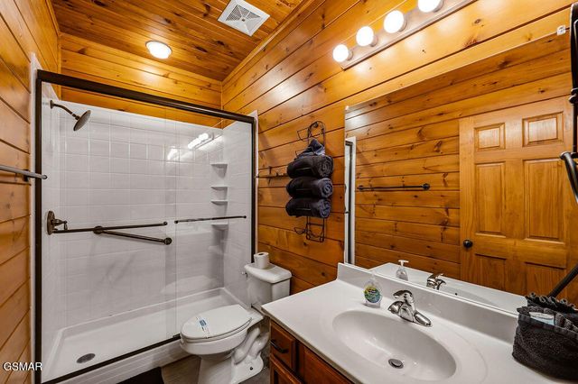 807 Great Smoky Way, Gatlinburg, TN 37738