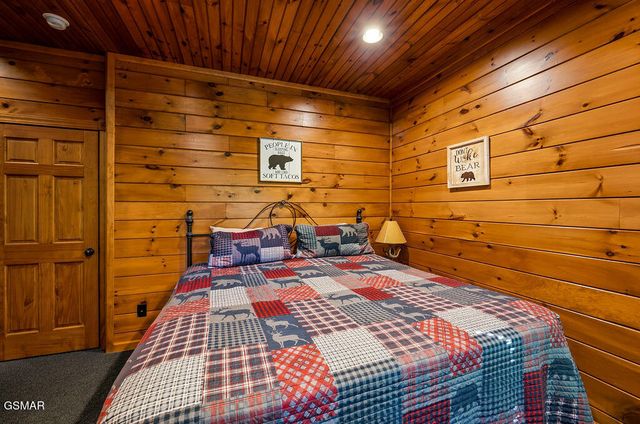 807 Great Smoky Way, Gatlinburg, TN 37738