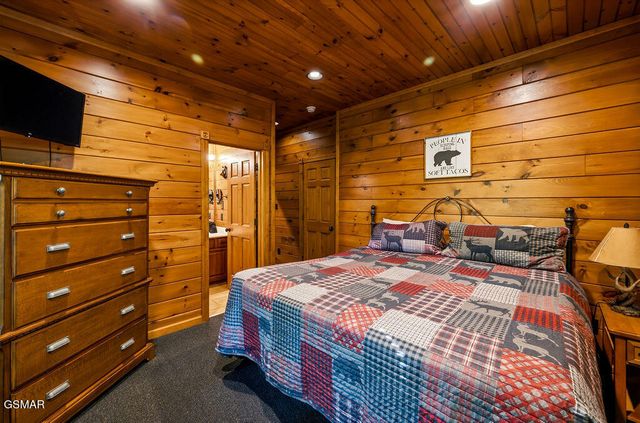 807 Great Smoky Way, Gatlinburg, TN 37738