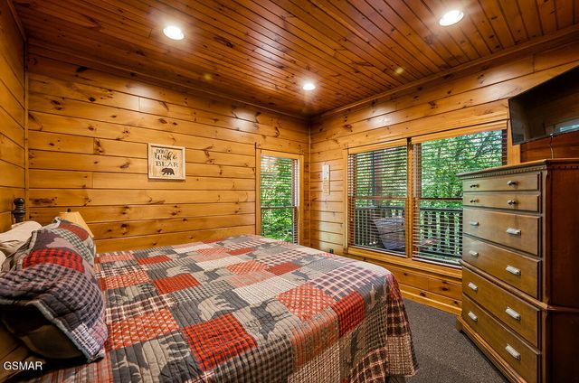 807 Great Smoky Way, Gatlinburg, TN 37738