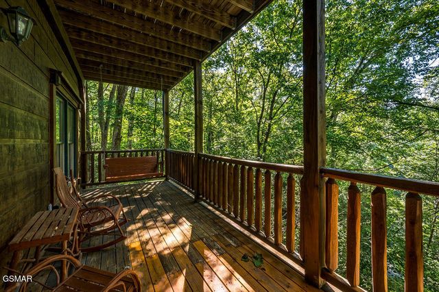 807 Great Smoky Way, Gatlinburg, TN 37738