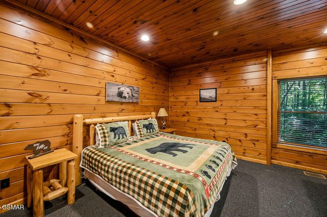 807 Great Smoky Way, Gatlinburg, TN 37738