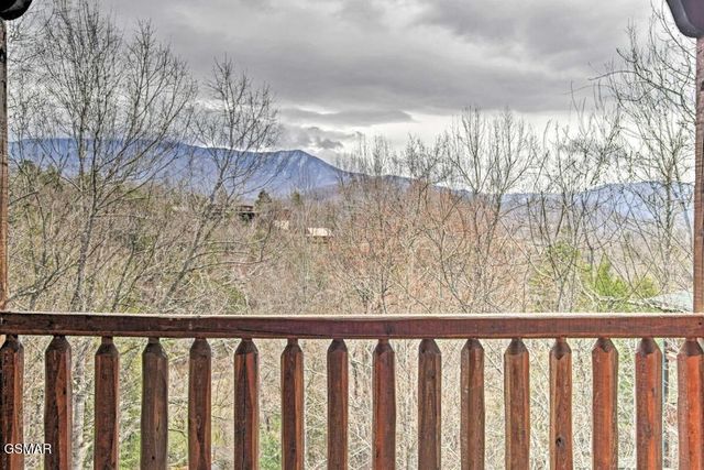 807 Great Smoky Way, Gatlinburg, TN 37738