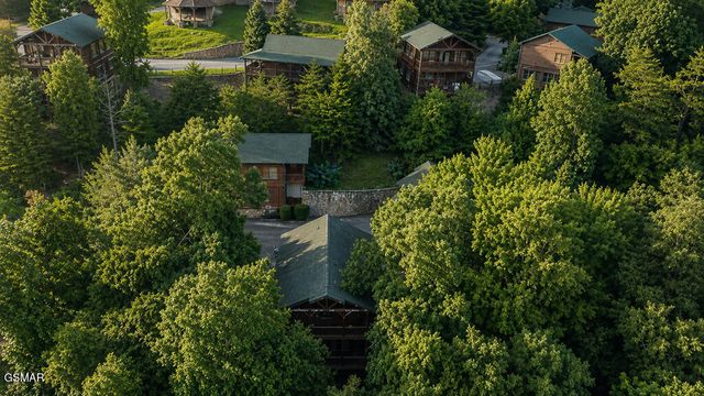 807 Great Smoky Way, Gatlinburg, TN 37738