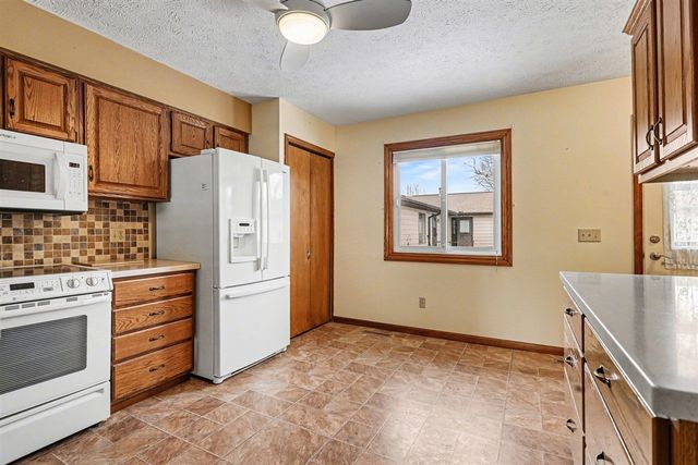 4829 Weston Avenue, Kalamazoo, MI 49006