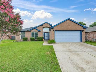 7609 Albany Lane, Arlington, TX 76002