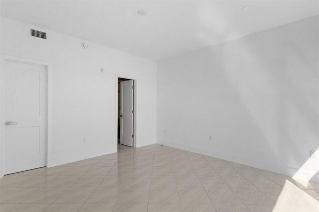 500 SE 21st Avenue 805, Deerfield Beach, FL 33441