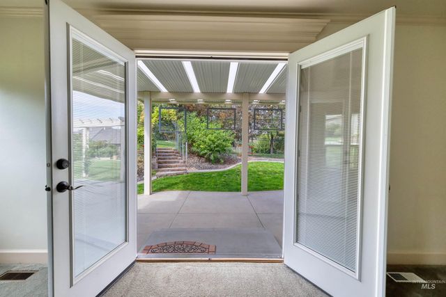 2813 S Bayhill Ct, Nampa, ID 83686