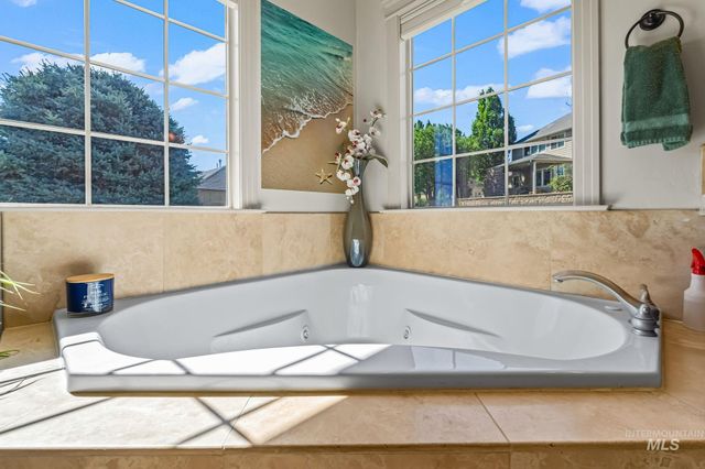 2813 S Bayhill Ct, Nampa, ID 83686