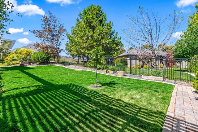 2813 S Bayhill Ct, Nampa, ID 83686