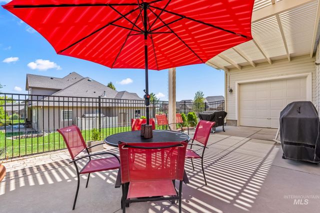 2813 S Bayhill Ct, Nampa, ID 83686
