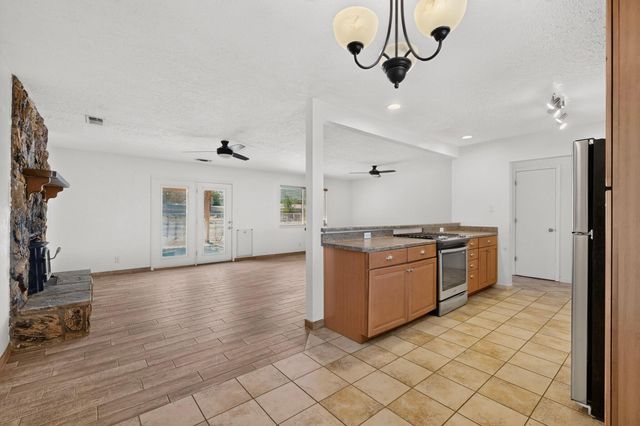 1935 El Dorado Loop, Bosque Farms, NM 87068