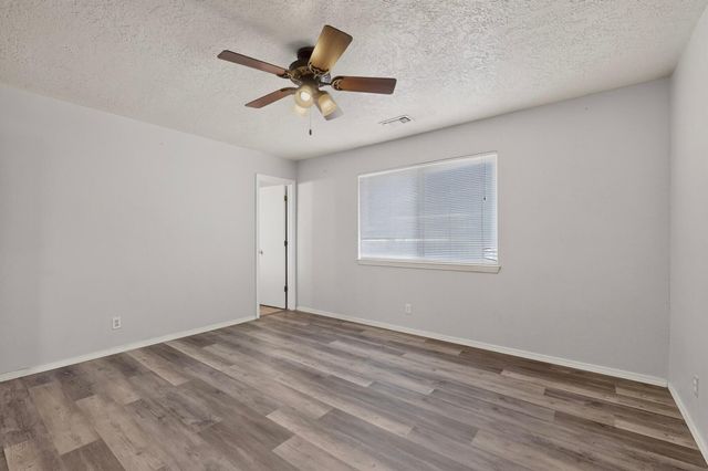 1935 El Dorado Loop, Bosque Farms, NM 87068