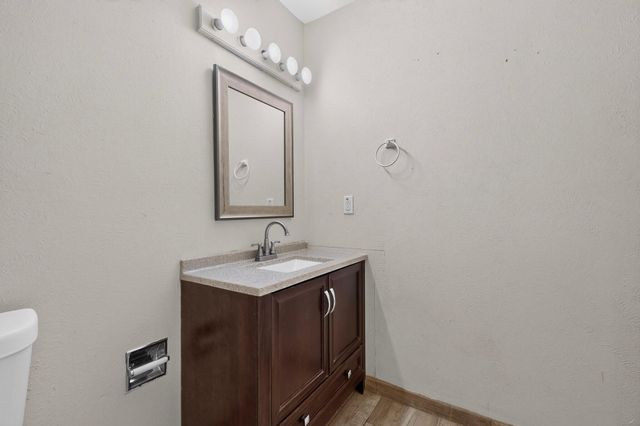1935 El Dorado Loop, Bosque Farms, NM 87068
