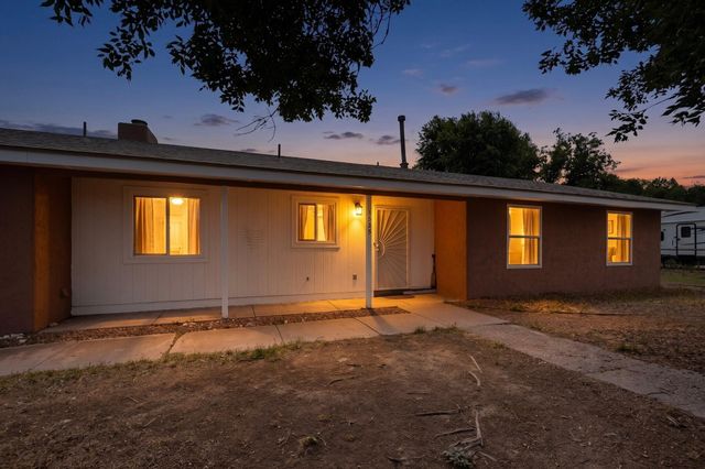 1935 El Dorado Loop, Bosque Farms, NM 87068