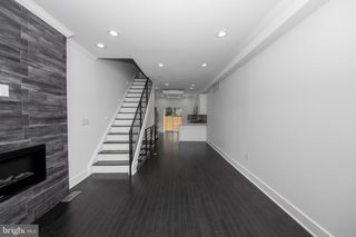 1327 S HOLLYWOOD ST, Philadelphia, PA 19146